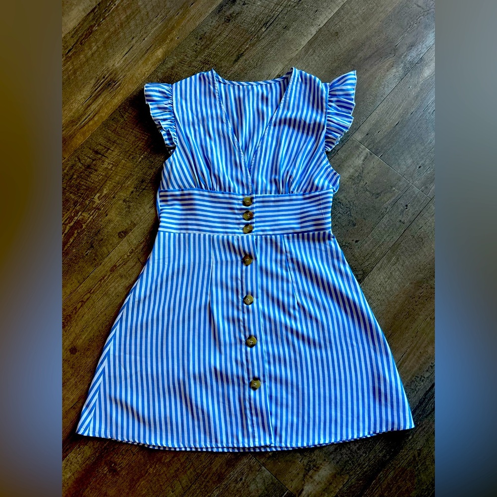 💙 Cupshe Blue & White Striped Dress | Size M | Button-Up